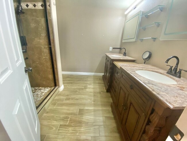 Building Photo - CHARMING CONDO IN DESIRABLE WEST LAS VEGAS NEAR SUMMERLIN