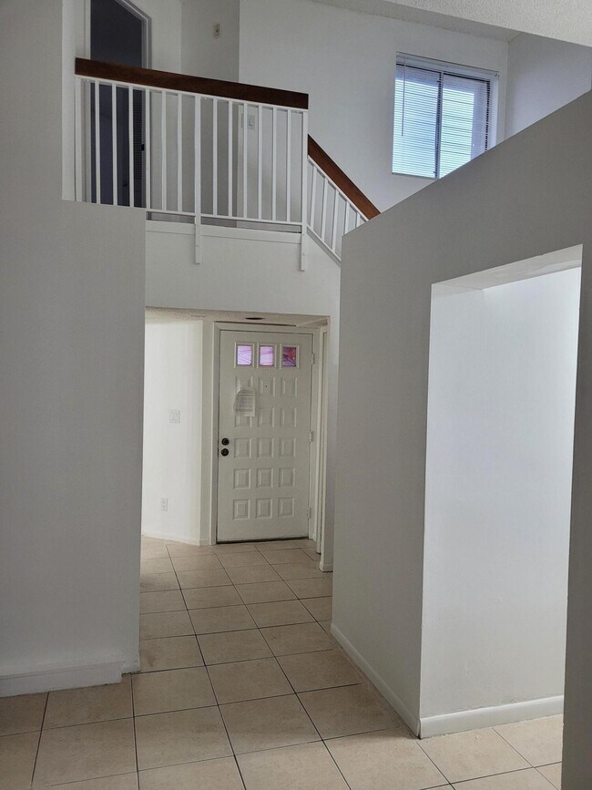 Building Photo - 1200 Coral Club Dr