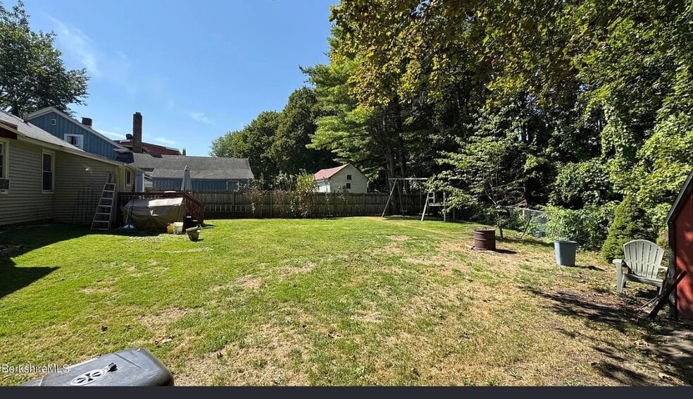 Building Photo - 98 Columbia St