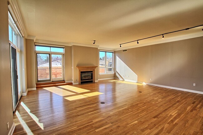 Building Photo - 2400 E Cherry Creek S Dr