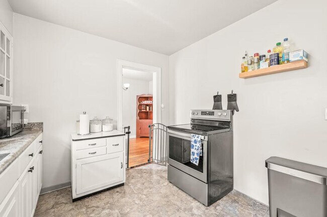 Building Photo - 2637 17th St