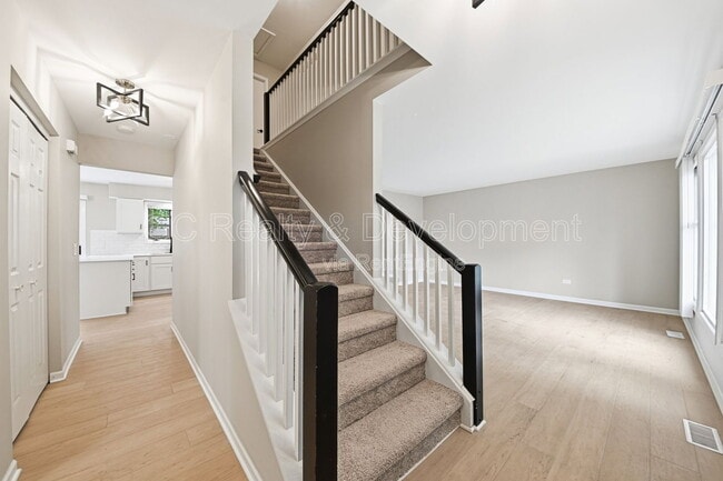 Building Photo - 1244 Pine Grove Ave
