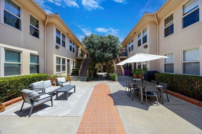 Building Photo - Beautiful 2 Bedroom in La Jolla Village wi...