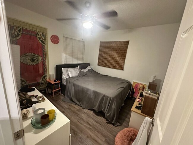 Building Photo - 2bd/1ba Townhome - South Lamar - Close to Downtown - Fenced Patio - $1450