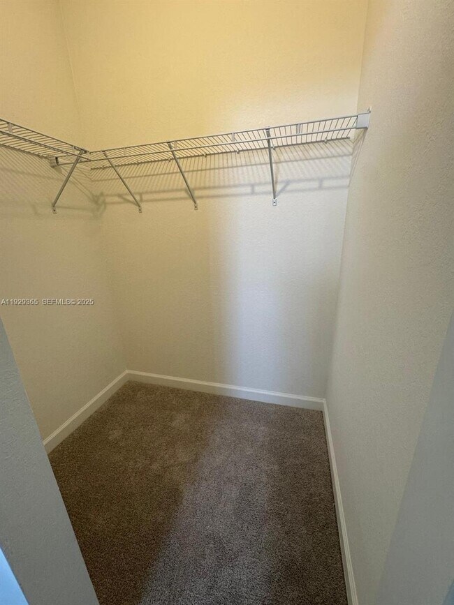 Building Photo - 2825 SE 25th Ave