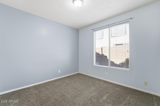 Building Photo - 7180 W Trails Dr