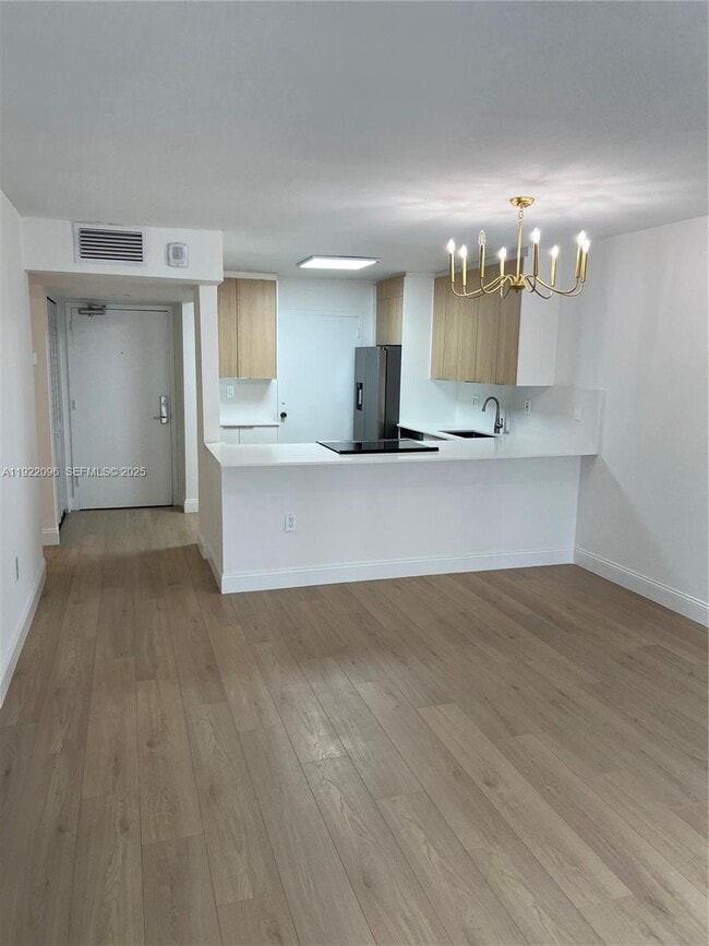 Building Photo - 325 Ocean Dr