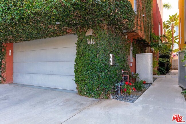 Building Photo - 2114 Narcissus Ct