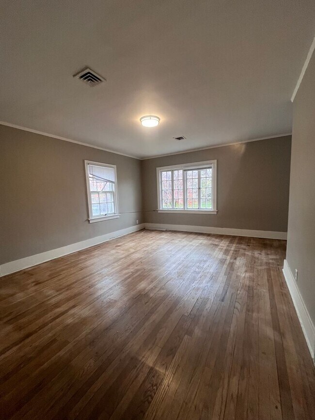 Building Photo - Coming Soon to Midtown - 3 Bedroom 3 Bath Townhome!