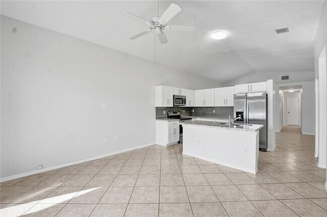 Building Photo - 5248 NW 117th Ave