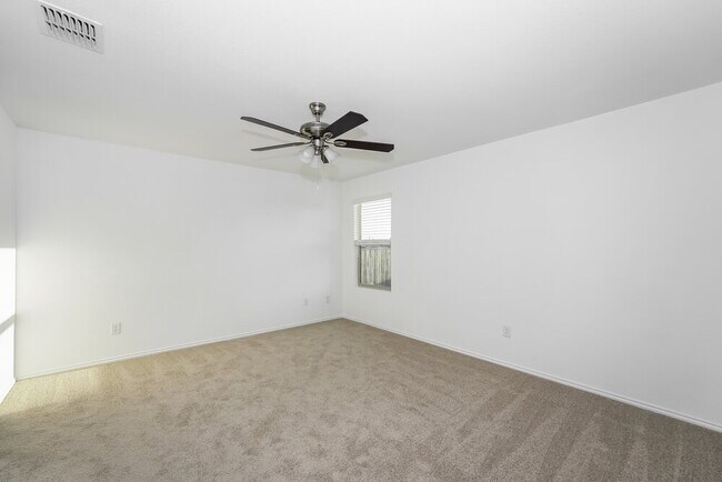 Building Photo - 8413 High Robin Ave