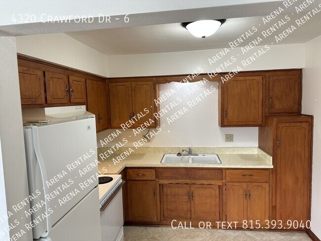 Building Photo - 4320 Crawford Dr