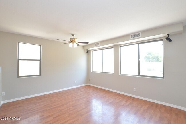 Building Photo - 14605 W Verde Ln