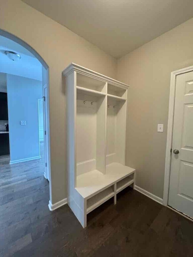 Building Photo - 257 Cliffhaven Cir