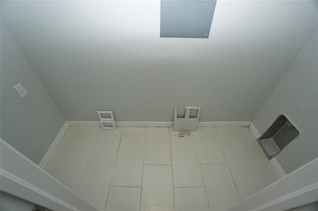 Building Photo - 7001 Interbay Blvd