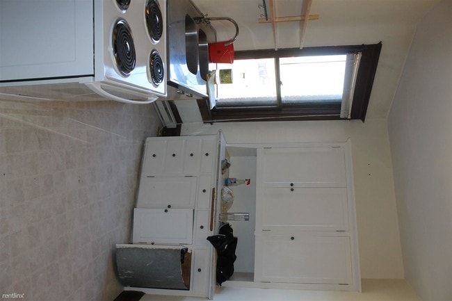 Building Photo - 230 Central Ave S