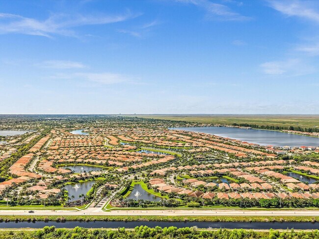 Building Photo - 8928 Bastille Cir E