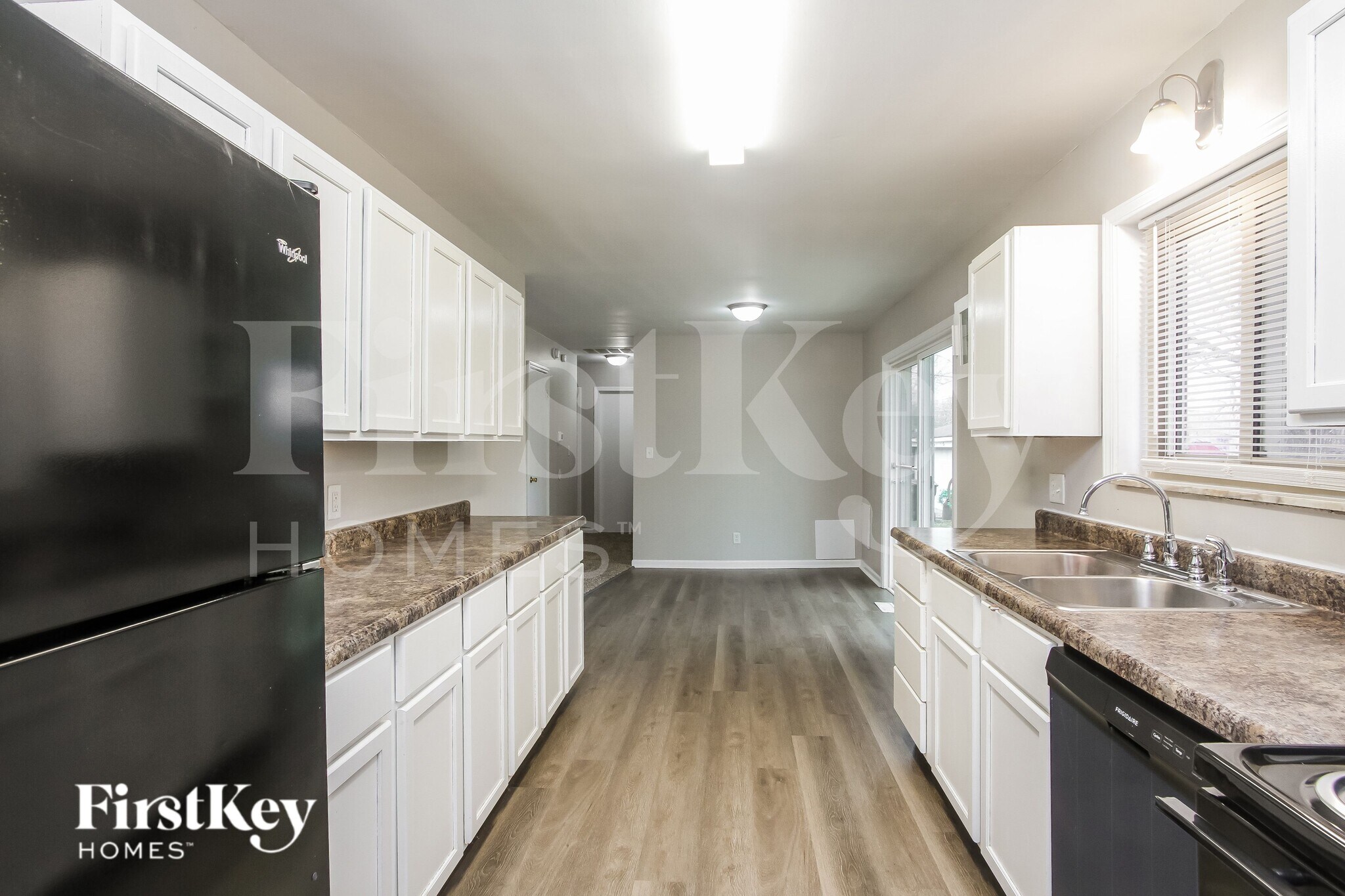 Building Photo - 3880 W Smith Valley Rd