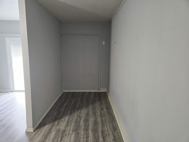 Building Photo - 5270 Wildwood Dr