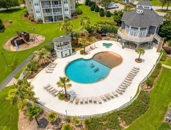 Pool with Hot Tub - 144 Breezes Dr