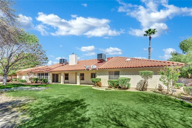 Building Photo - 7595 W Camero Ave