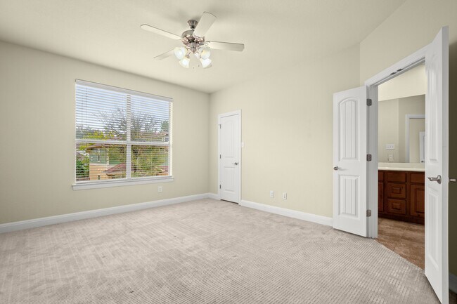 Building Photo - 6708 Menchaca Rd