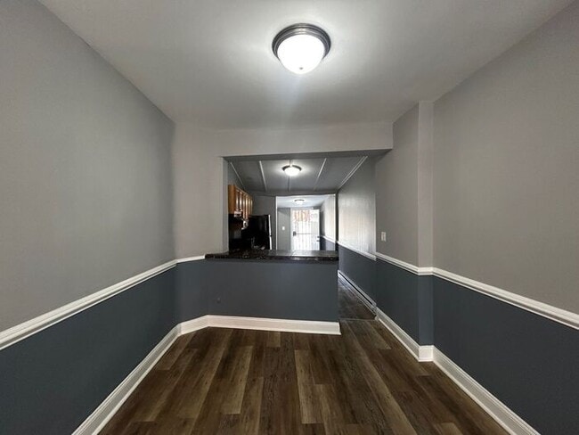 Building Photo - 1 Bedroom House