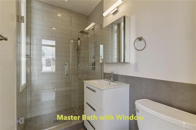 Master Bath - 58 Coles St