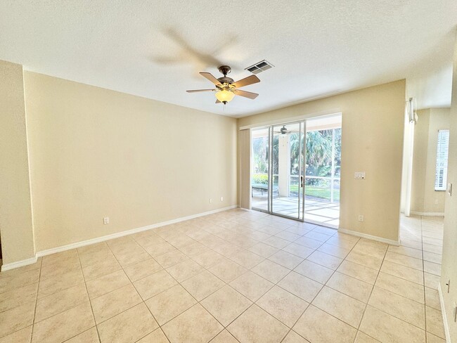 Building Photo - ** HUNTERS RIDGE ** 3 BED 2 BATH ** ANNUAL...