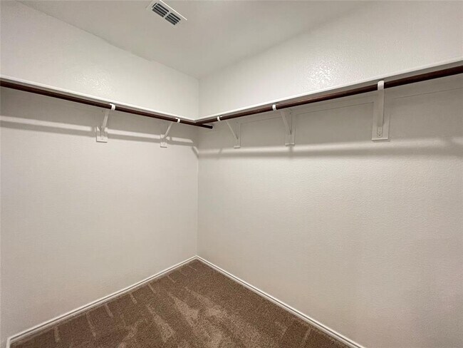 Building Photo - 1204 Lady Bird St