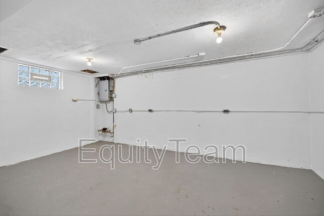 Building Photo - 7020 La Boiteaux Ave