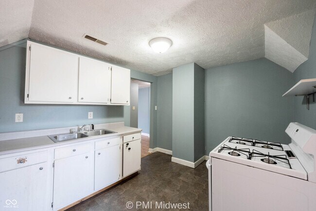 Building Photo - 921 S Buckeye St