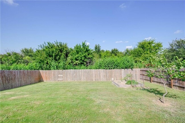 Building Photo - 5516 Nelson Oaks Dr