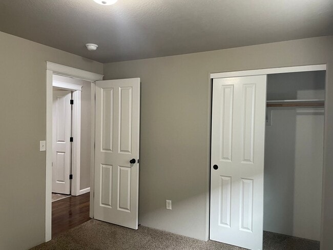 Building Photo - Beautiful 3 Bedroom 2 Bath Home Located in a Nice Medford Neighborhood