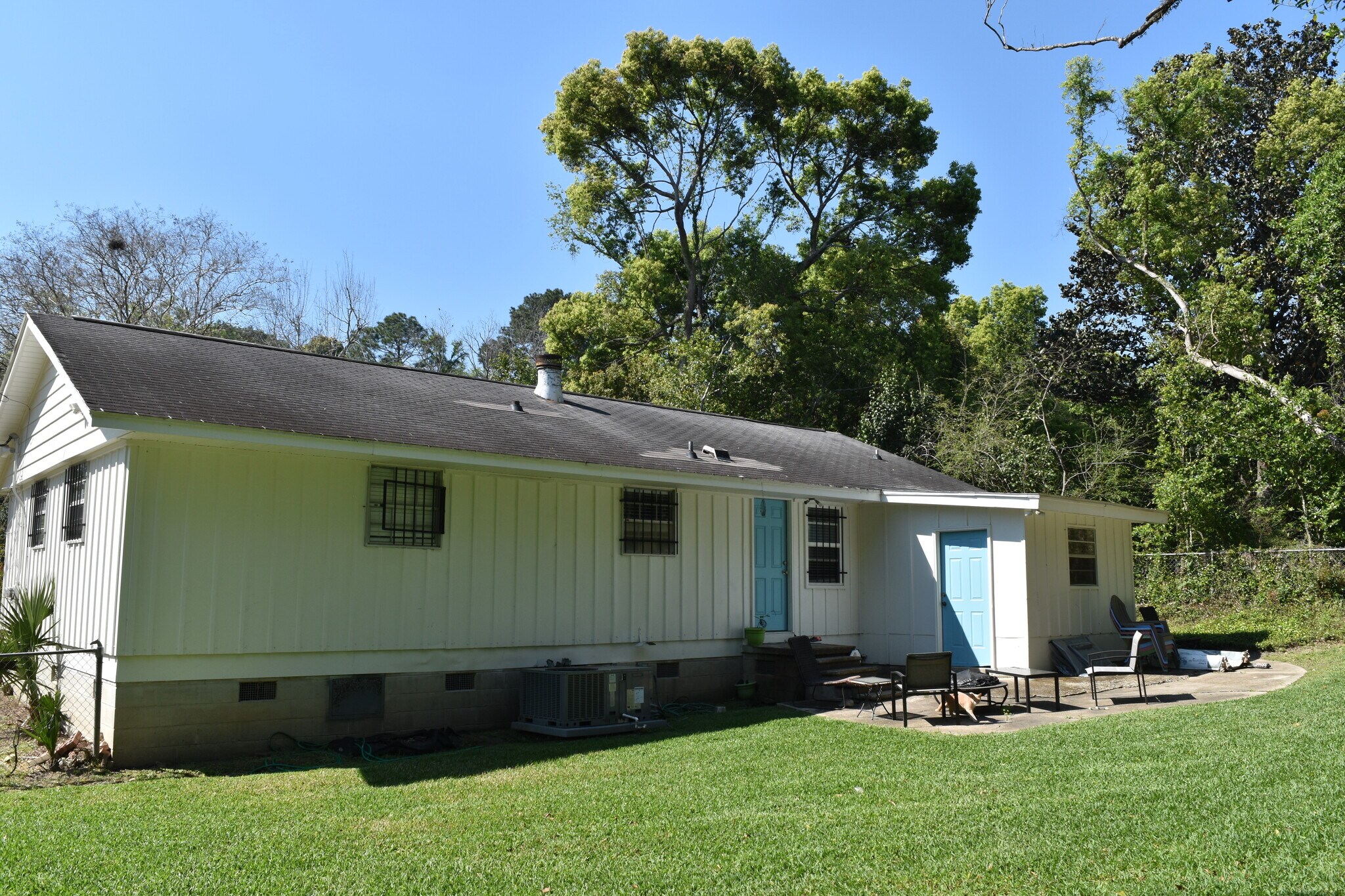 Building Photo - 403 Berkshire Dr