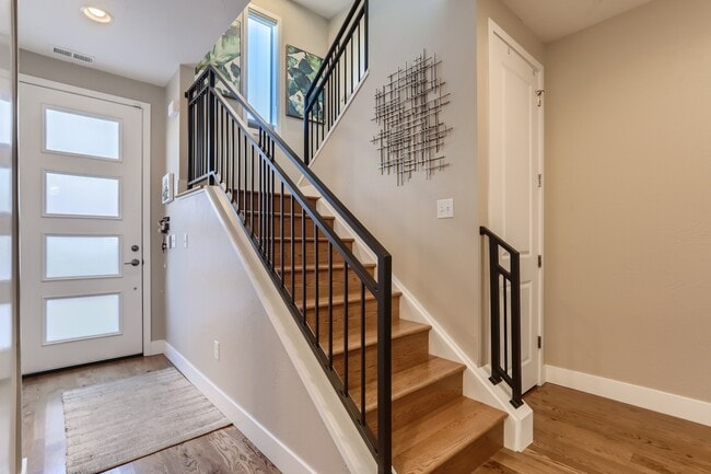 Building Photo - 1261 Perry St