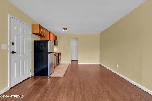 Building Photo - 309 4th Ave