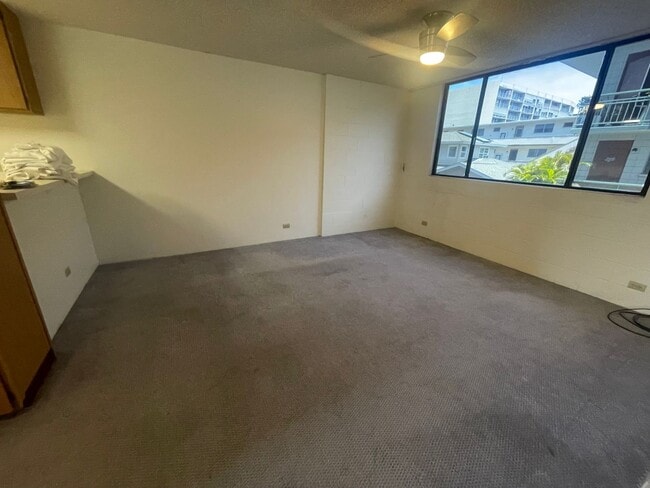 Building Photo - FOR RENT-1314 Kinau ST #204