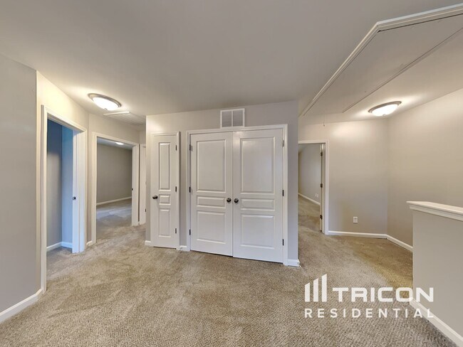 Building Photo - 4604 Montelena Dr