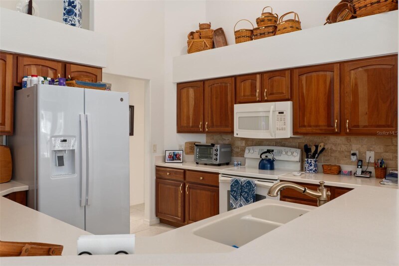 Building Photo - 2786 N Canterbury Lake Dr