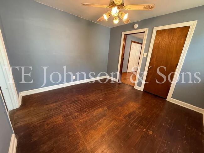 Building Photo - One Bedroom Bungalow