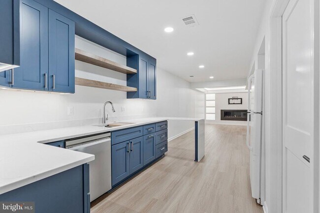 Building Photo - 7730 Falstaff Rd