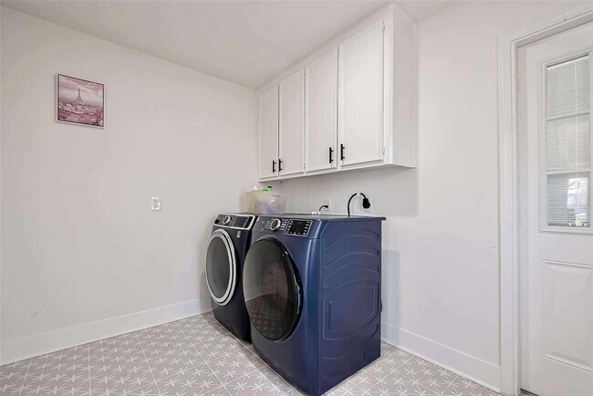 Building Photo - 13902 Wickersham Ln