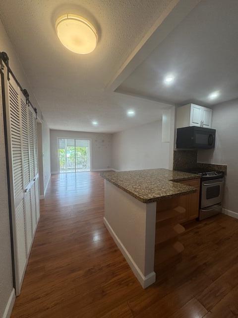 Building Photo - 6080 Forest Hill Blvd