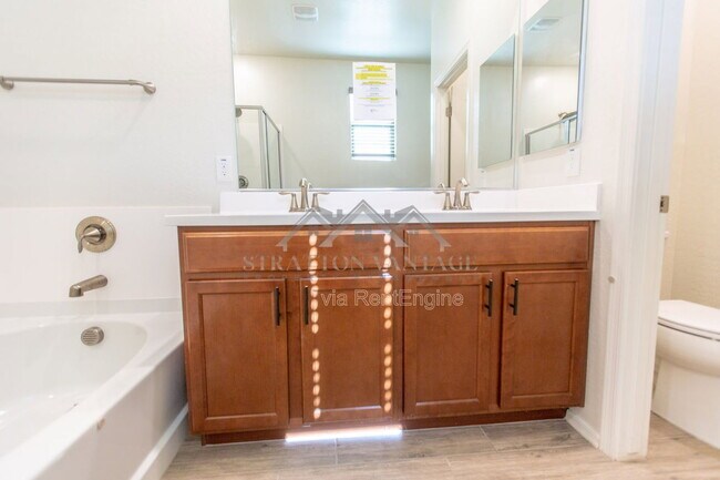 Building Photo - 15427 W Windward Ave