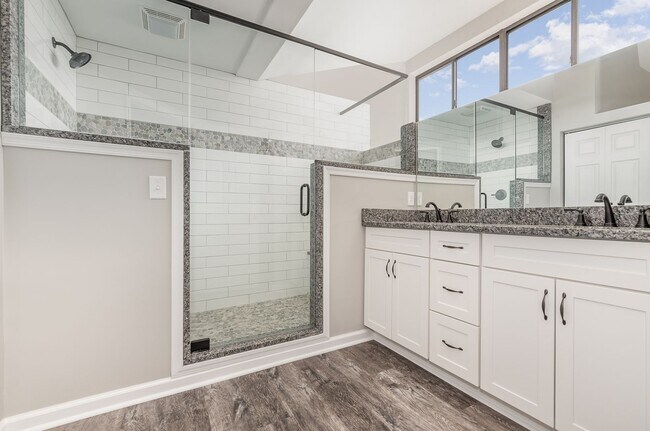 Building Photo - 1003 Cherrington Dr