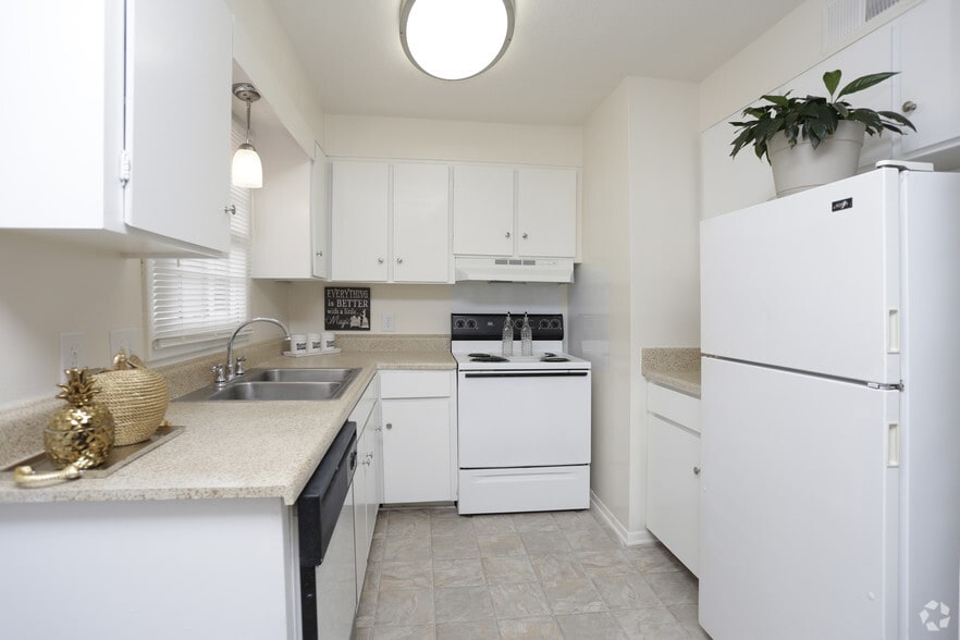 Primary Photo - Woodstream Farms Apartments