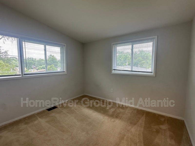 Building Photo - 6002 Ridge View Dr