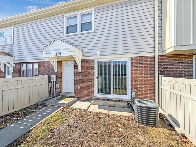 Building Photo - 213 Lafayette St