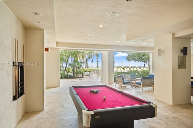 Building Photo - 16051 Collins Ave